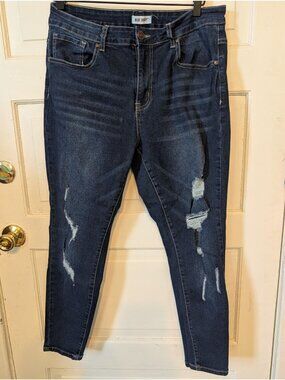 Blue Savvy Mom Jeans Women's Size 18 Dark Wash Distressed Denim Punk Grunge